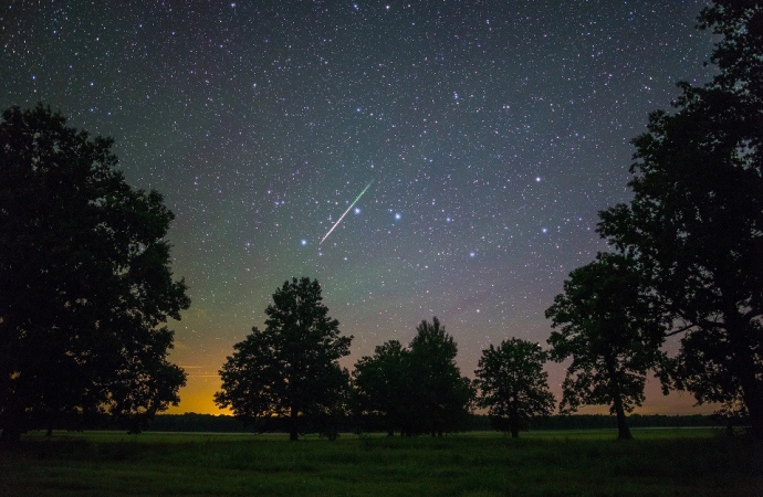 {Olsztyńskie Planetarium i Obserwatorium Astronomiczne zaprasza do wspólnego podziwiania roju Perseidów.}